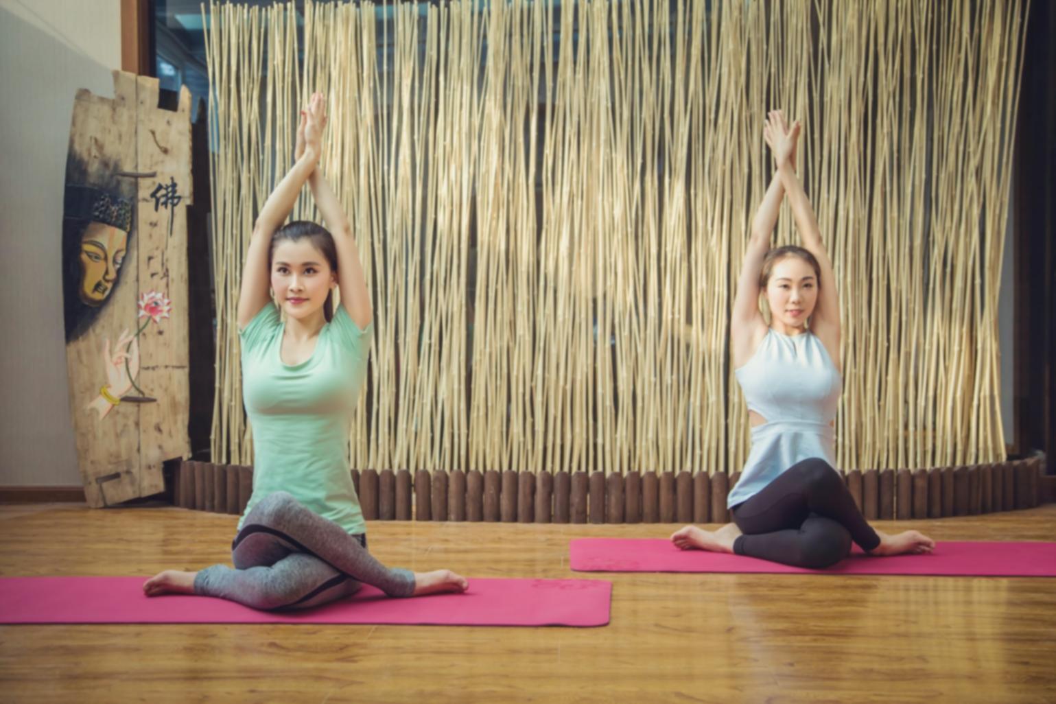 Ambiente tranquillo per sessioni di meditazione serale